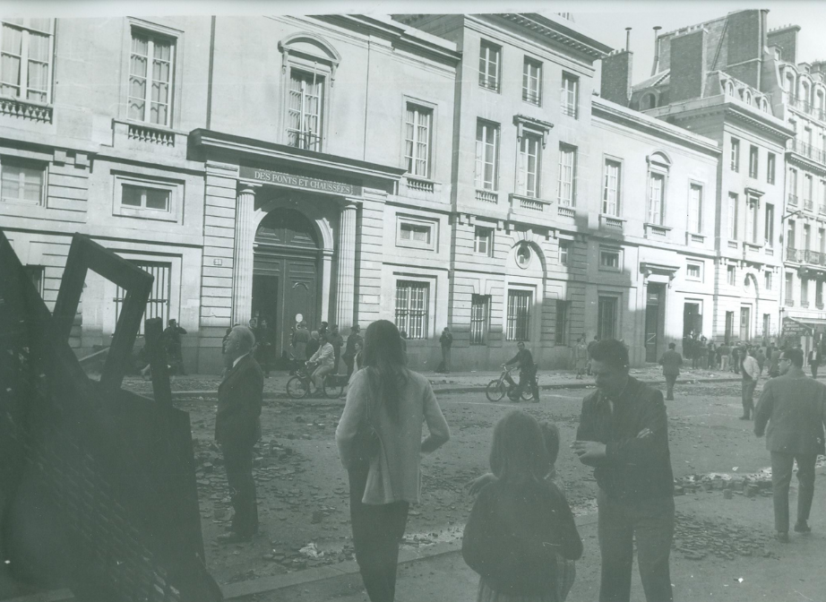 Rue des Saints-Pères. Photo prise par le directeur André Thiébaut en juin 1968.