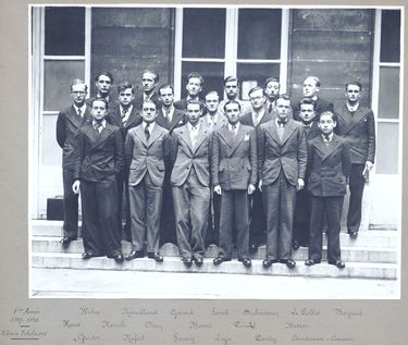 Élèves titulaires (civils) de 1e année, session scolaire 1937-1938.